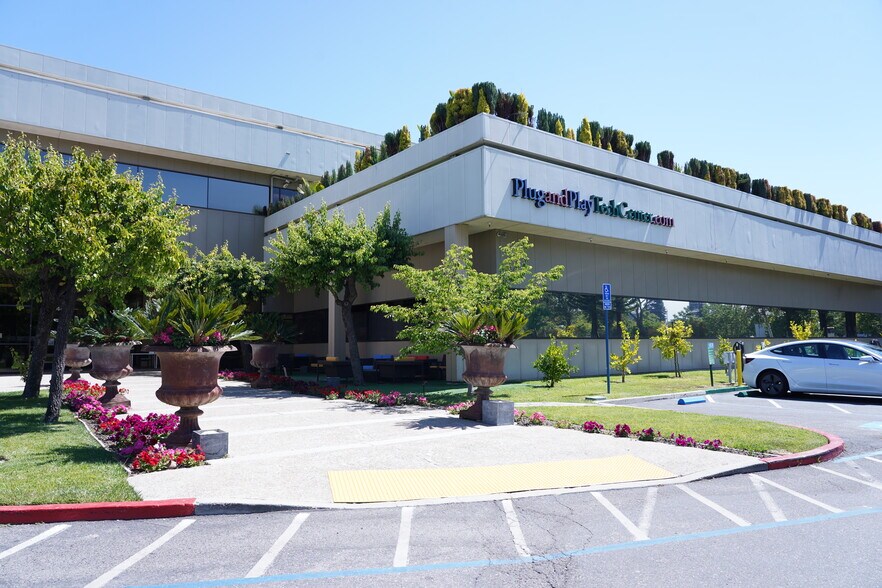 More Photos Of 440 N Wolfe Rd, Sunnyvale Office For Lease