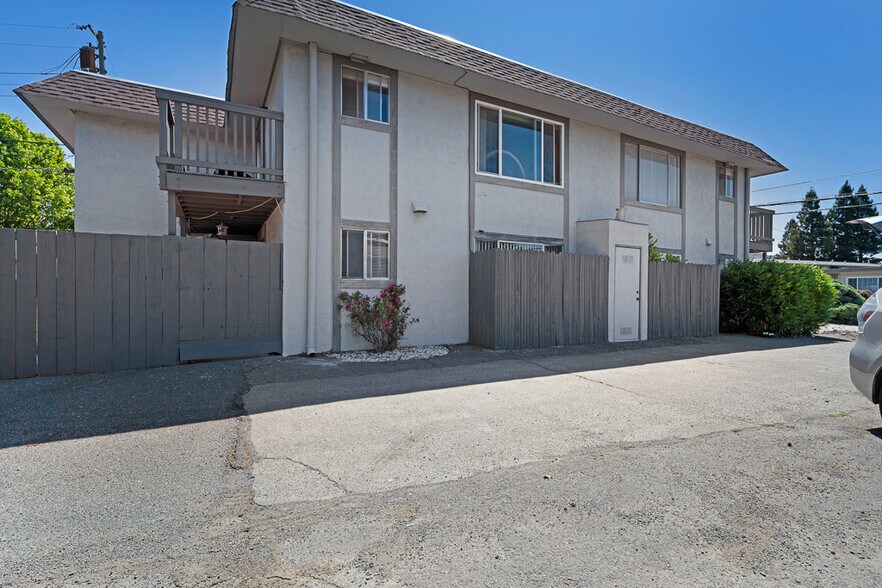 More Photos Of 1155 Evans Dr, Santa Rosa Apartments For Sale