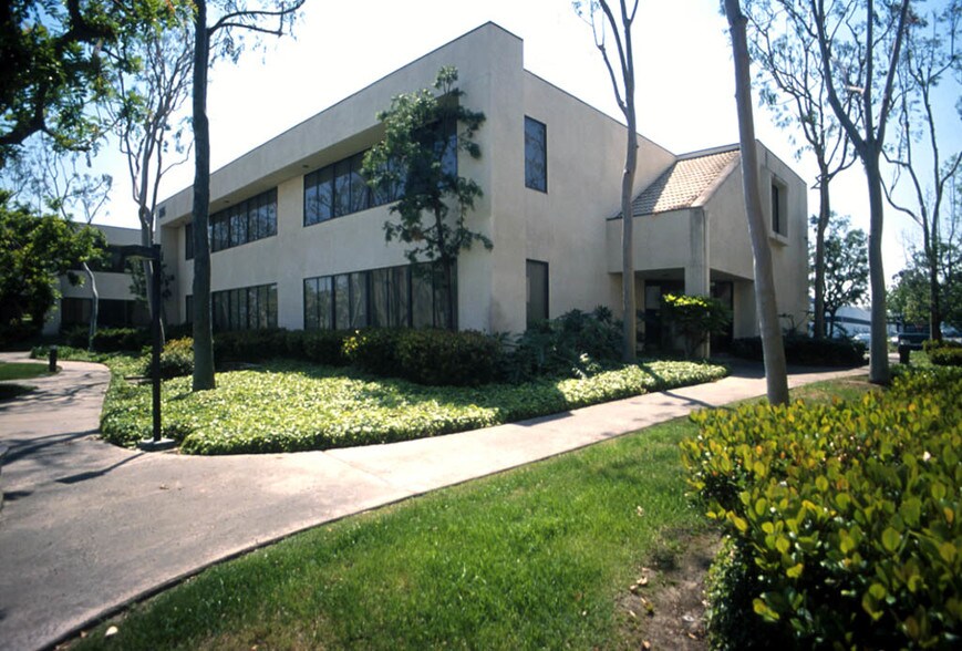 More Photos Of 2835 Temple Ave, Signal Hill Office For Sale