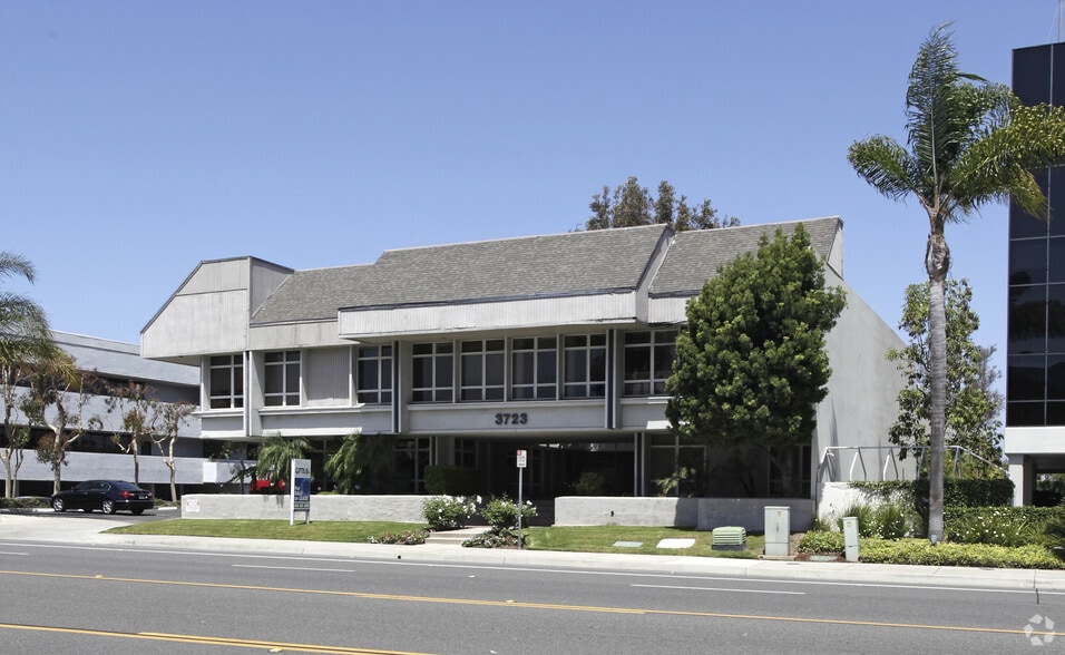 More Photos Of 3723 Birch St, Newport Beach Office For Lease
