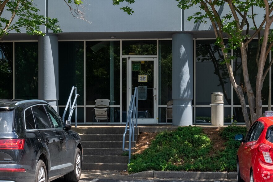 More Photos Of 3655 Atlanta Industrial Dr NW, Atlanta Warehouse For Lease