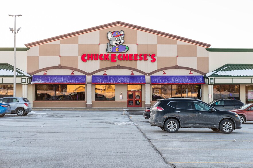 More Photos Of 7960-8000 Plaza Blvd, Mentor Storefront For Lease