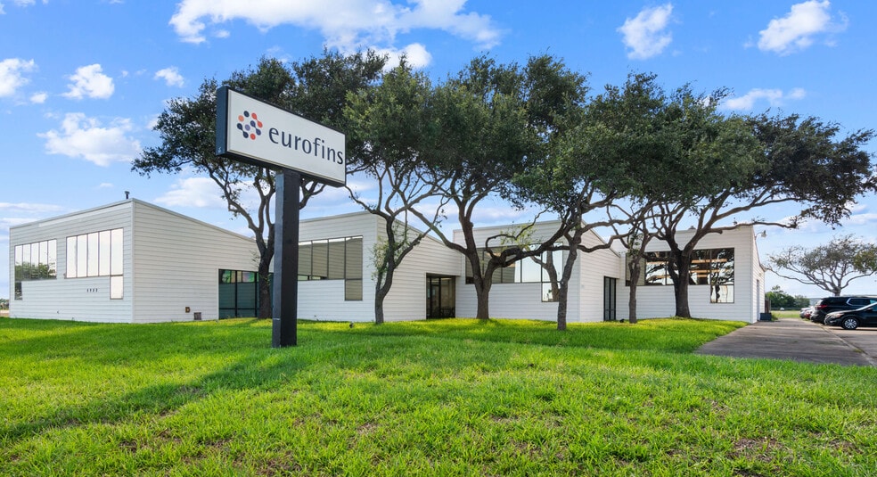 More Photos Of 1733 N Padre Island Dr, Corpus Christi Research And Development For Lease