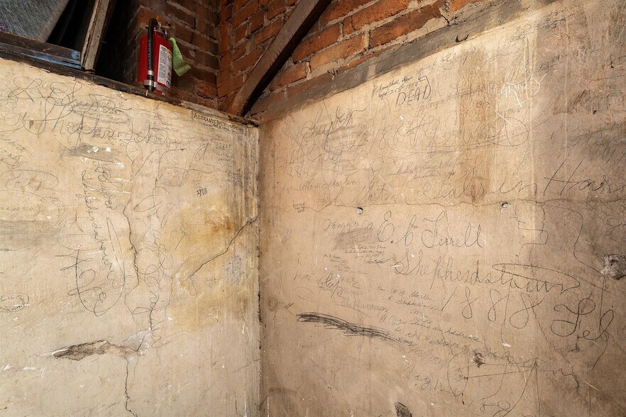 More Photos Of 100 W German St, Shepherdstown Storefront Retail Residential For Sale