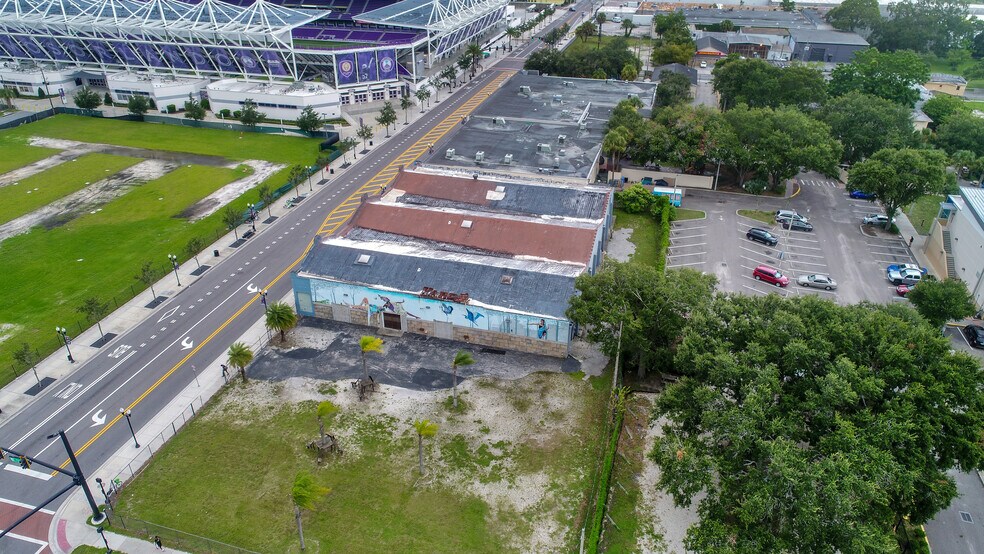 More Photos Of 617 W Central Blvd, Orlando Warehouse For Lease