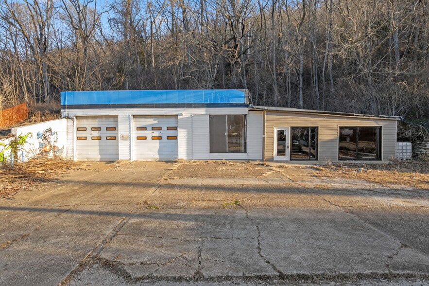 More Photos Of 656 US 52, Aberdeen Flex For Sale