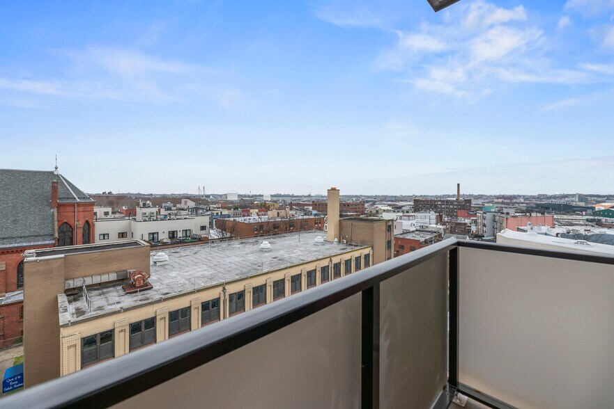 More Photos Of 14 Olive St, Brooklyn Hotel For Lease