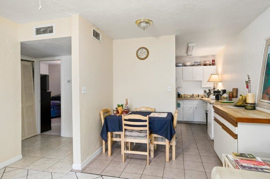 More Photos Of 3100 Areca Ave, Naples Apartments For Sale