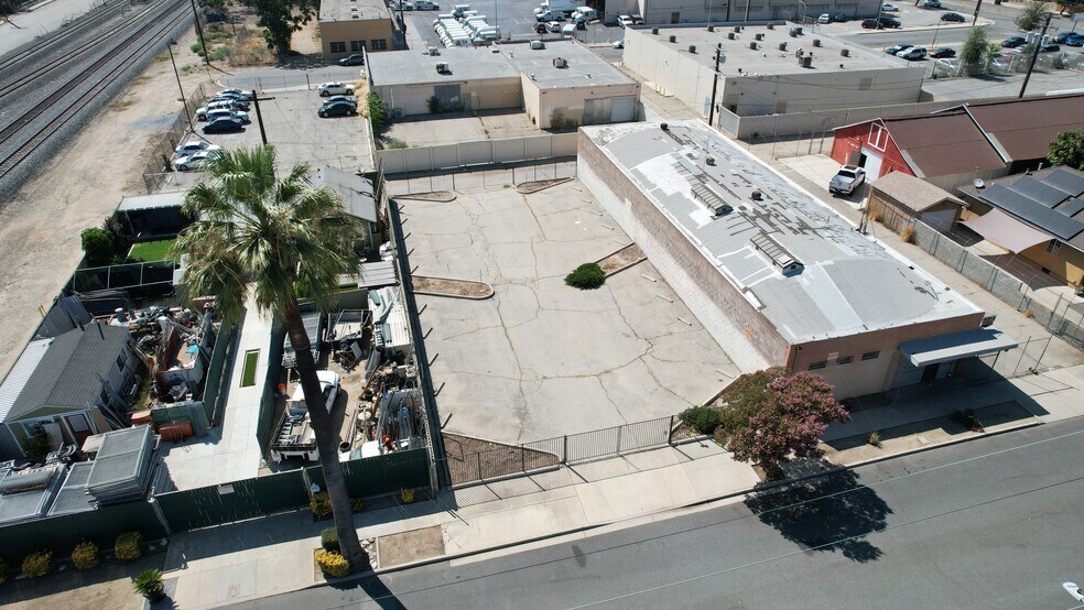More Photos Of 253 N Rebecca St, Pomona Manufacturing For Sale