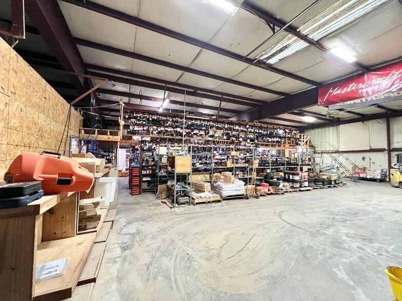 More Photos Of 11660 Highway 96, Millport Auto Repair For Lease