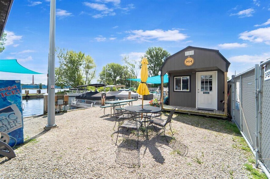 More Photos Of 1000 Bauman St, Oshkosh Marina For Sale