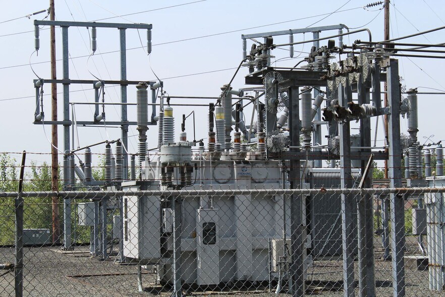 More Photos Of 1023 39th Ave SE, Puyallup Industrial For Sale