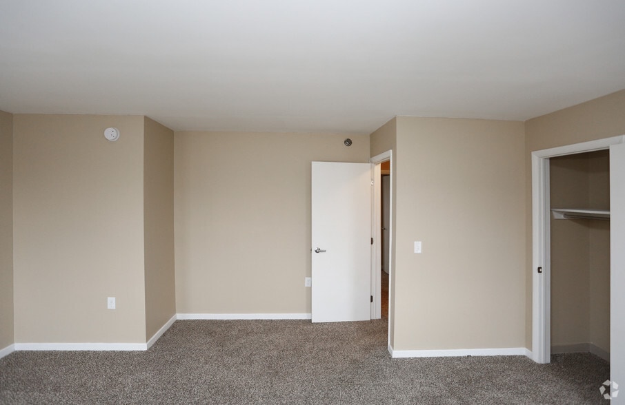 More Photos Of 550 Fletcher Ave, Indianapolis Apartments For Sale