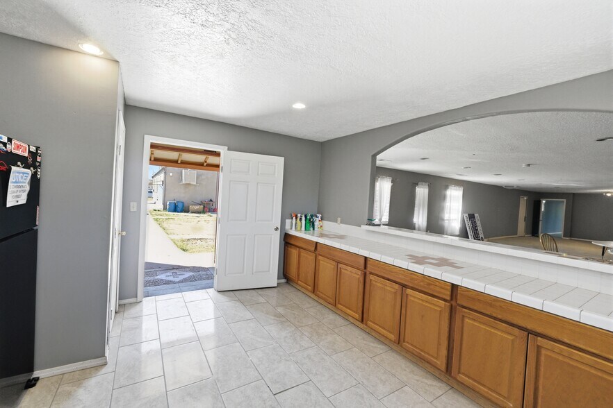 More Photos Of 606 Romero St, Belen Flex For Sale