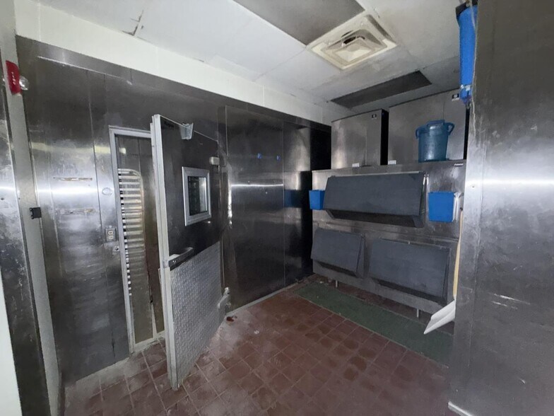 More Photos Of 224 Blanchard St, West Monroe Restaurant For Sale