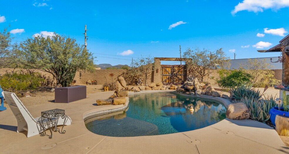 More Photos Of 1935 E Joy Ranch Rd, Phoenix Specialty For Sale