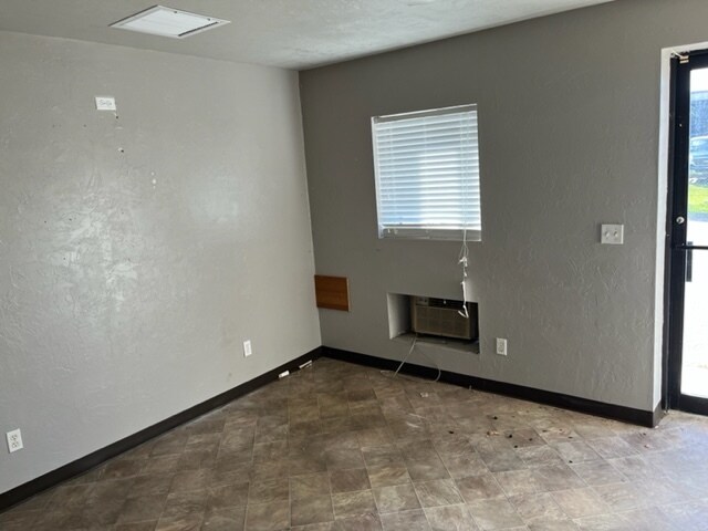 More Photos Of 2534 NE 9th Ave, Cape Coral Warehouse For Lease