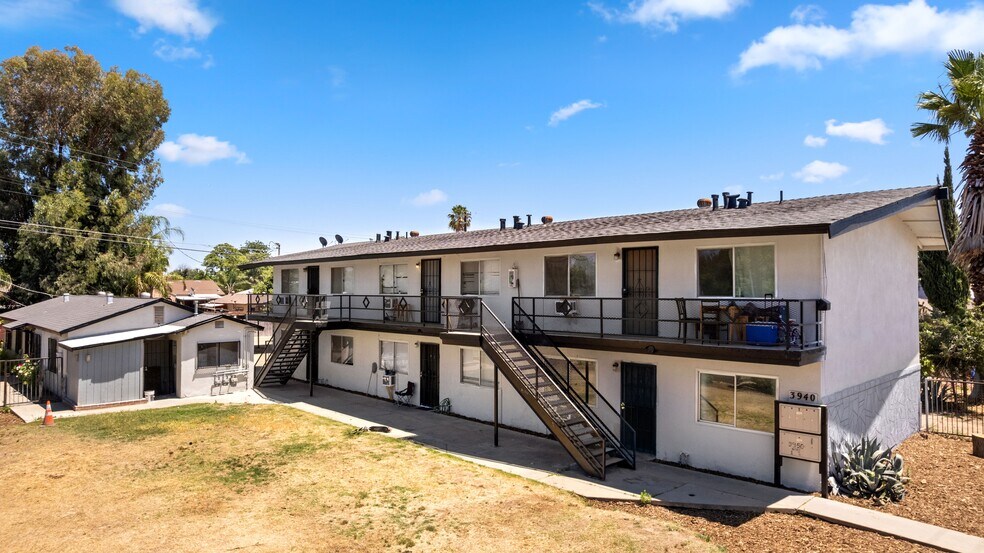 More Photos Of 3940 E Burns Ave, Fresno Apartments For Sale