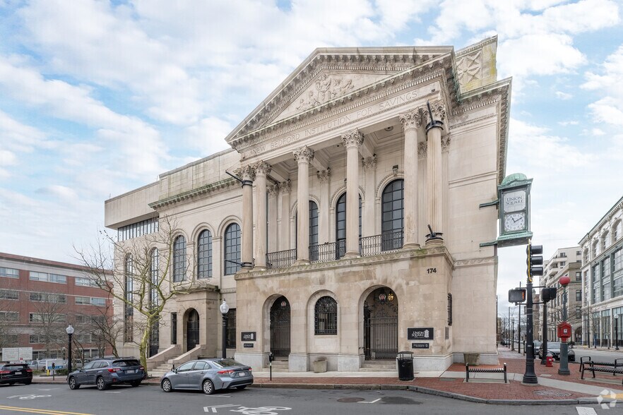 More Photos Of 174 Union St, New Bedford Office Residential For Lease
