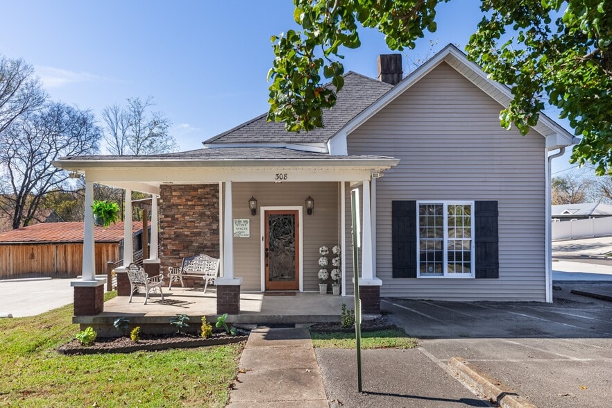More Photos Of 308 N Main St, Ashland City Office For Sale