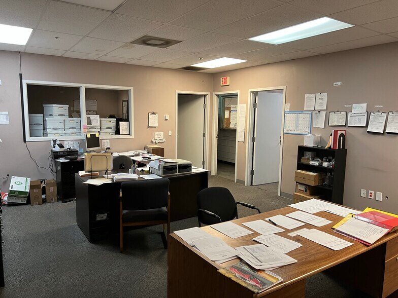 More Photos Of 13320 Metro Pky, Fort Myers Movie Radio TVStudio For Lease