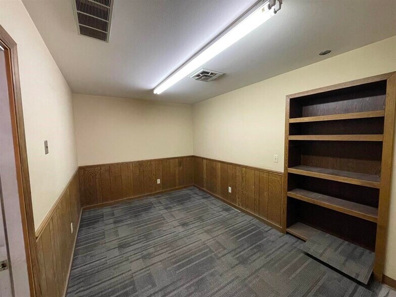 More Photos Of 3525 Patch St, Stevens Point Office For Lease