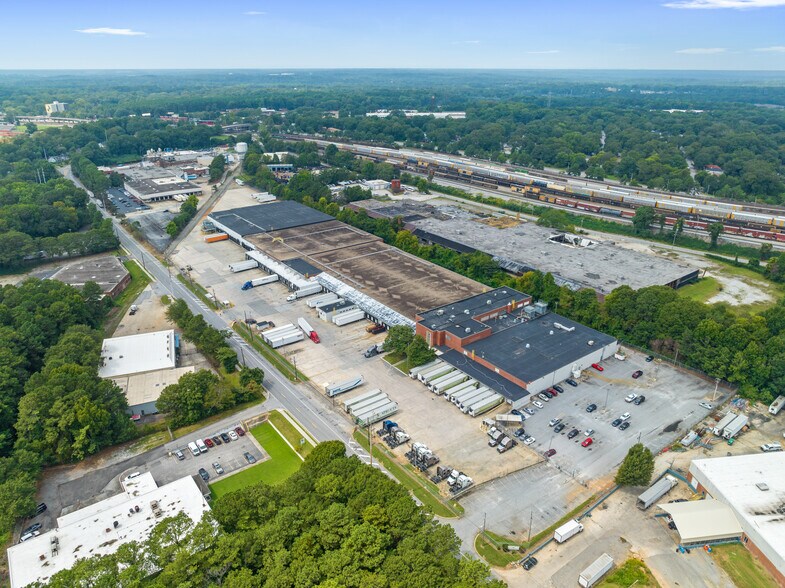 More Photos Of 1239 Oakleigh Dr, East Point Warehouse For Lease