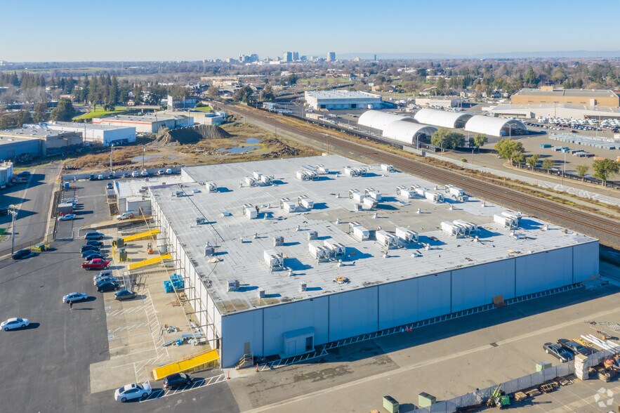 More Photos Of 1025 Joellis Way, Sacramento Distribution For Sale