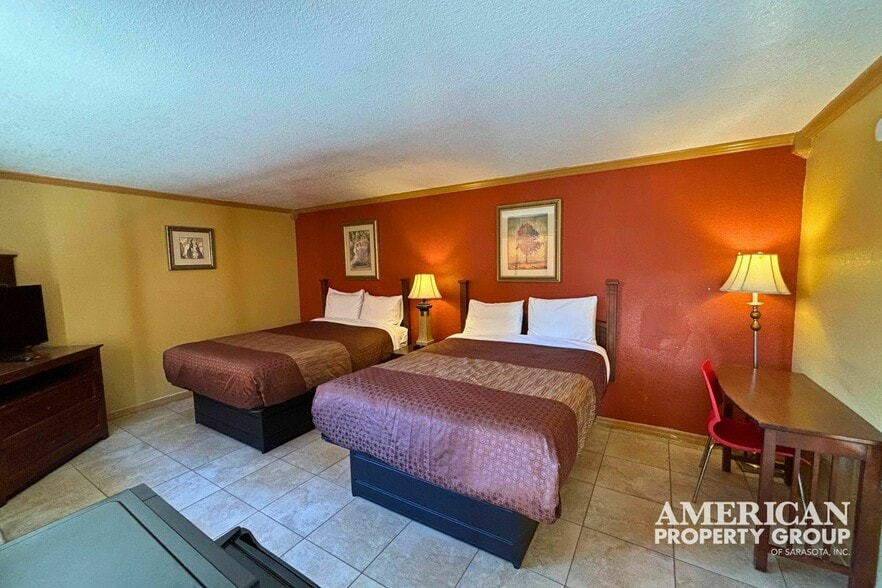 More Photos Of 14000 Tamiami Trl, North Port Hotel For Sale