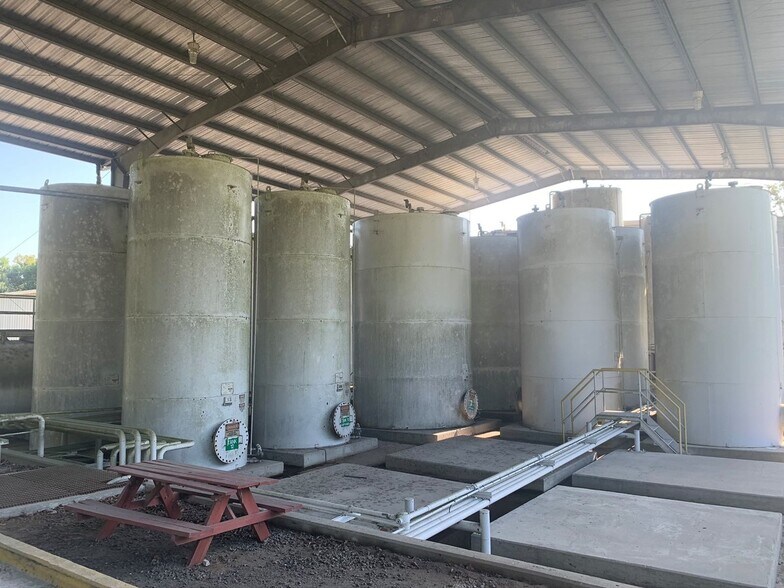 More Photos Of 218 Springfield Rd, Baton Rouge Warehouse For Sale