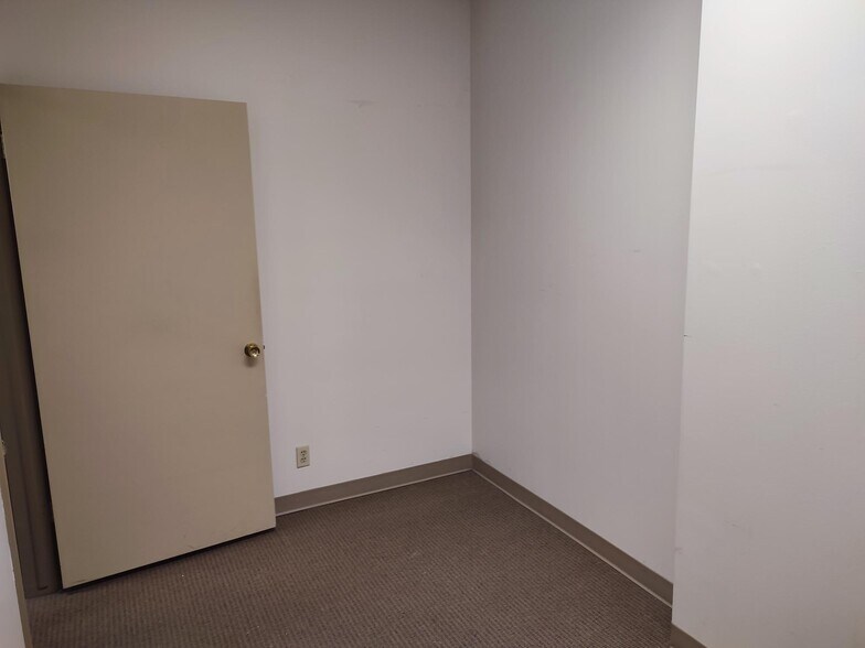 More Photos Of 2427 Jefferson Ave, Ogden Apartments For Lease