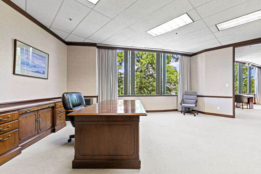 More Photos Of 601 S Sanden Blvd, Wylie Medical For Lease