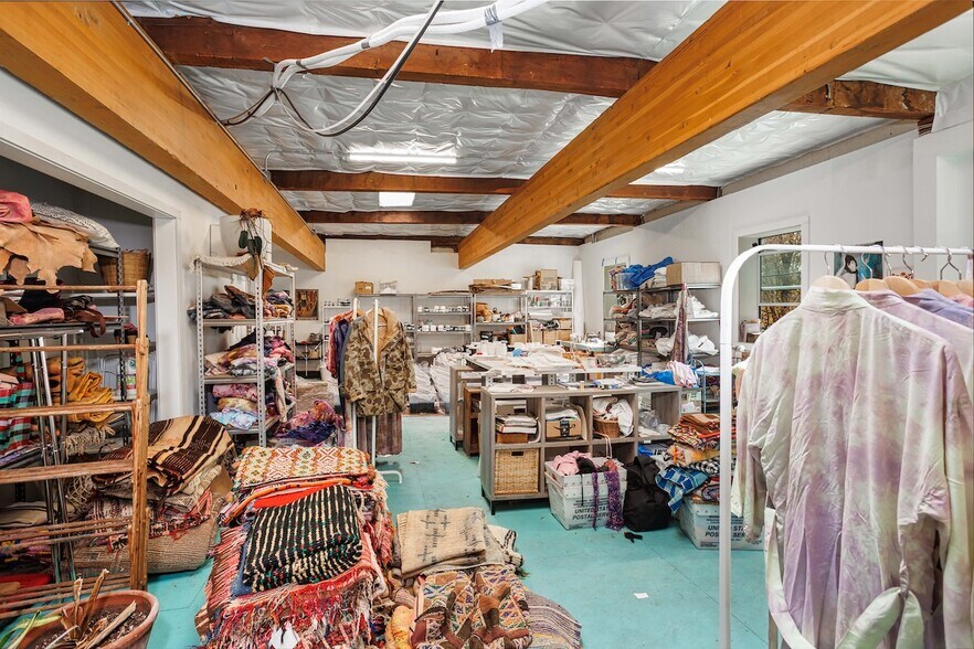 More Photos Of 3425 SE Yamhill St, Portland Loft Creative Space For Sale