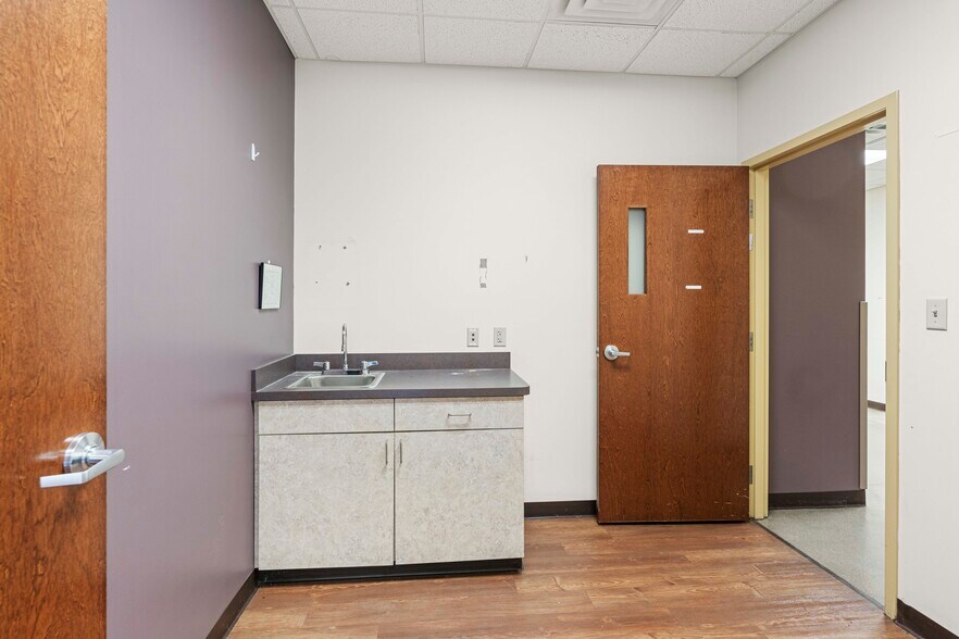 More Photos Of 2427-2443 Ridge Rd, Highland Unknown For Lease