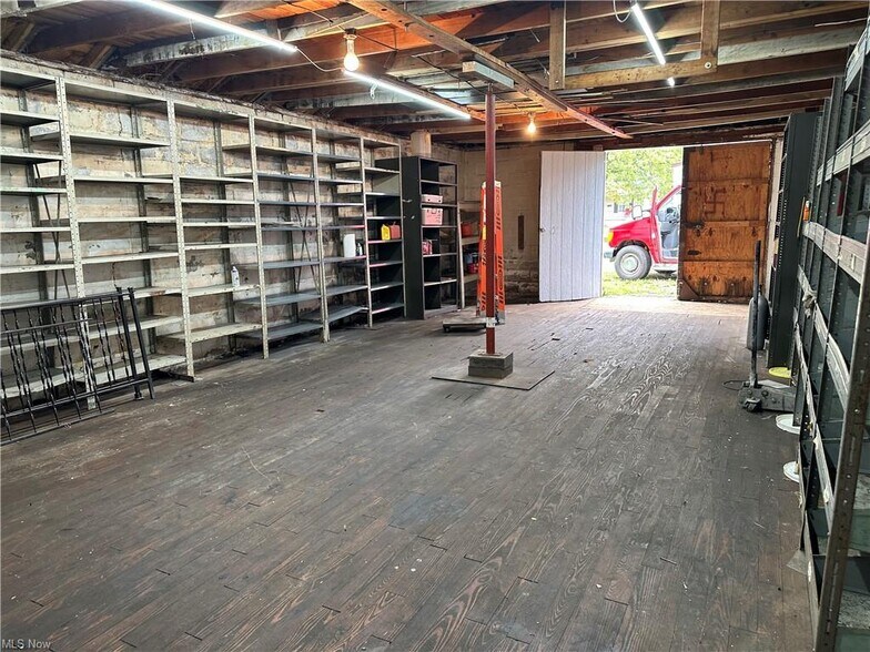 More Photos Of 1301 Brownell Ave, Lorain Service For Sale
