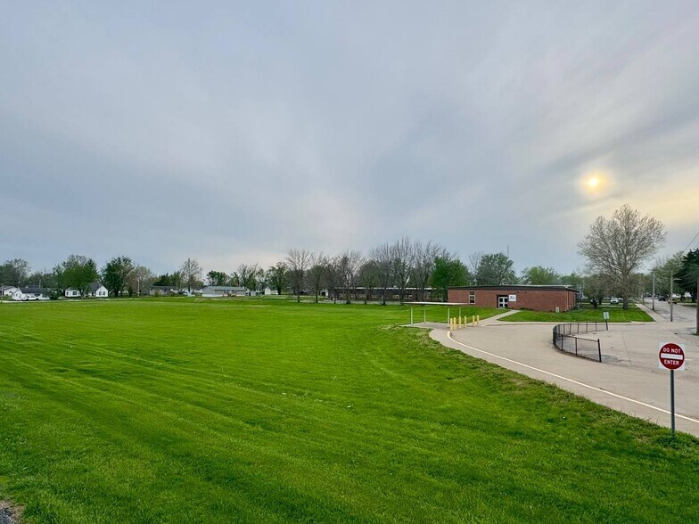 More Photos Of 111 W College Ave, Shelbina Schools For Sale