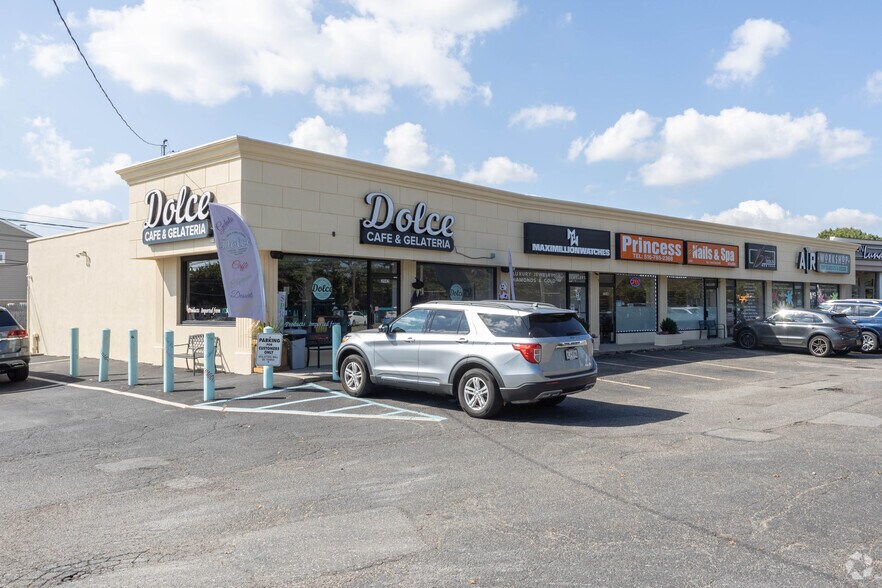 Primary Photo Of 2928-2942 Merrick Rd, Bellmore Storefront For Lease