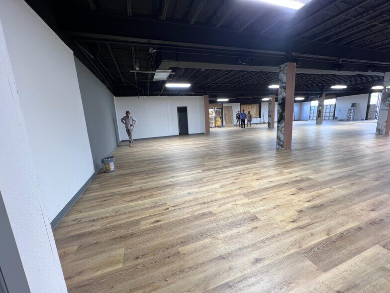 More Photos Of 9931 Harwin Dr, Houston Warehouse For Lease
