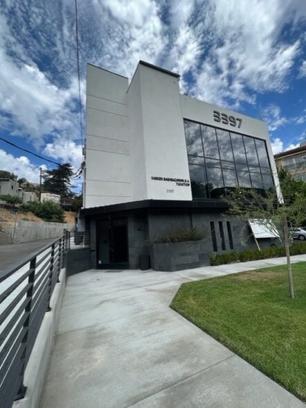 More Photos Of 3397 Barham Blvd, Los Angeles Loft Creative Space For Lease