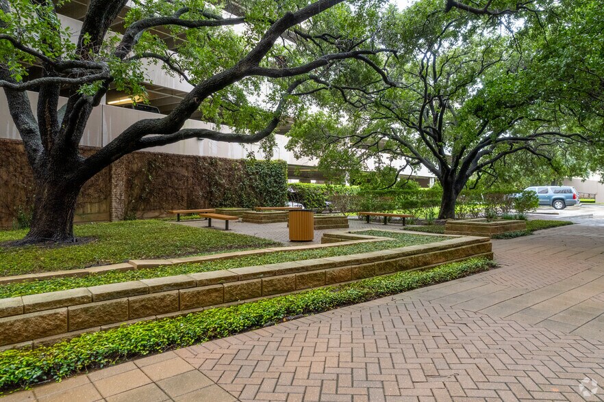 More Photos Of 5851 San Felipe St, Houston Office For Lease