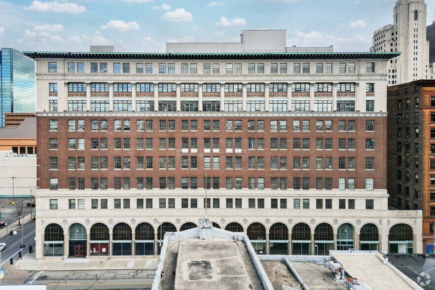 More Photos Of 513 Adams St, Toledo Apartments For Lease