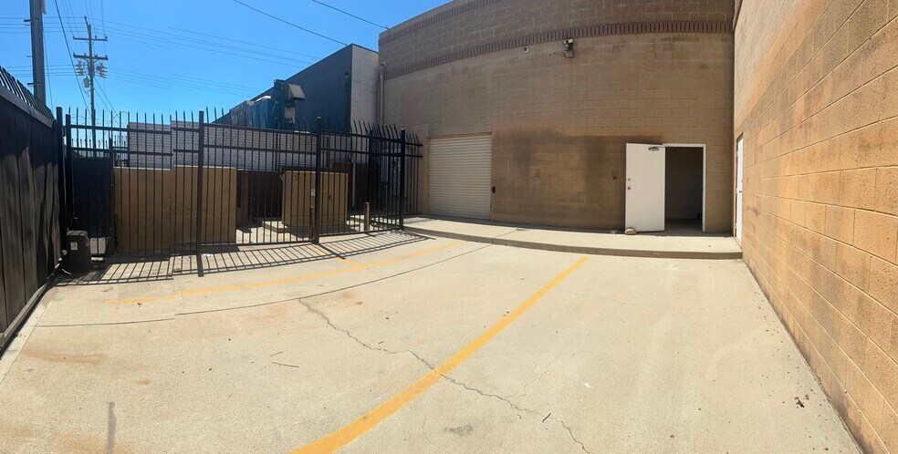 More Photos Of 229 S Olive Ave, Rialto Warehouse For Sale