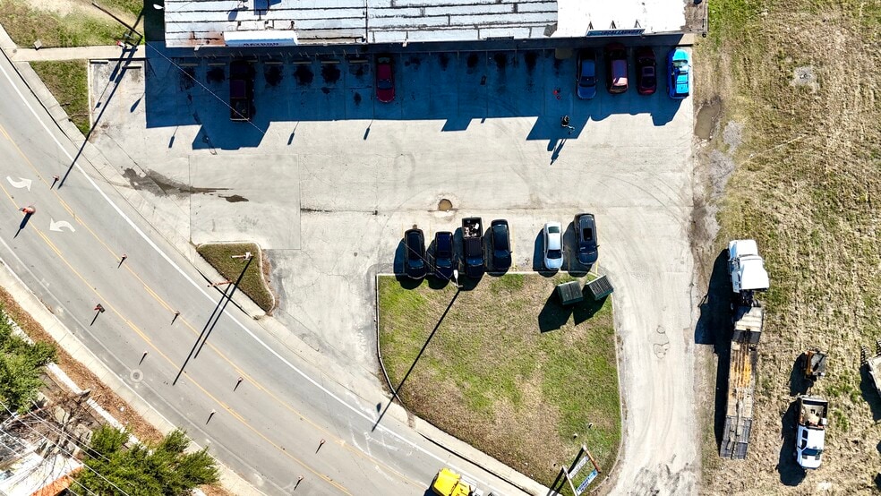 More Photos Of 7031 Ray Bon Dr, San Antonio Storefront Retail Office For Lease