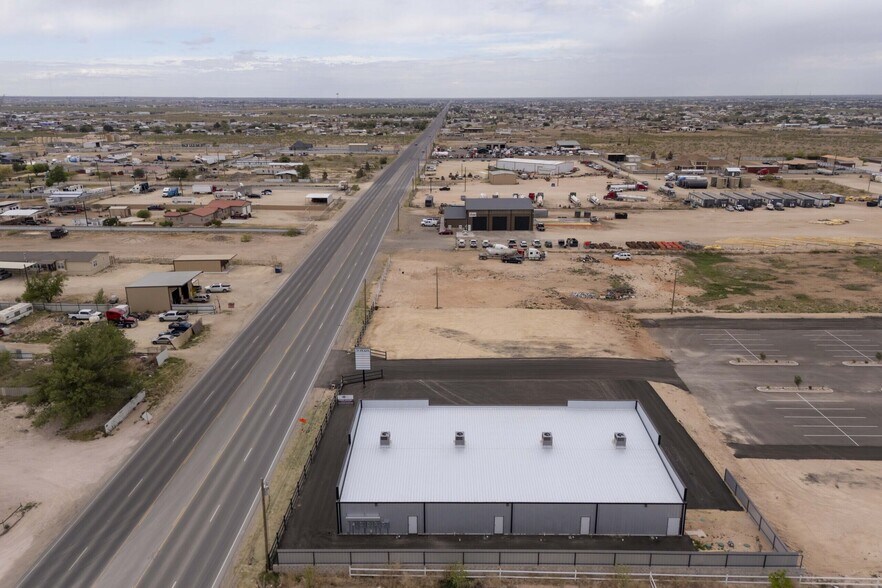 More Photos Of 16430 N Western Ave, Gardendale General Retail For Lease