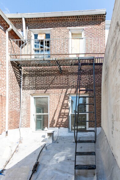 More Photos Of 115 W Saratoga St, Baltimore Storefront Retail Residential For Sale