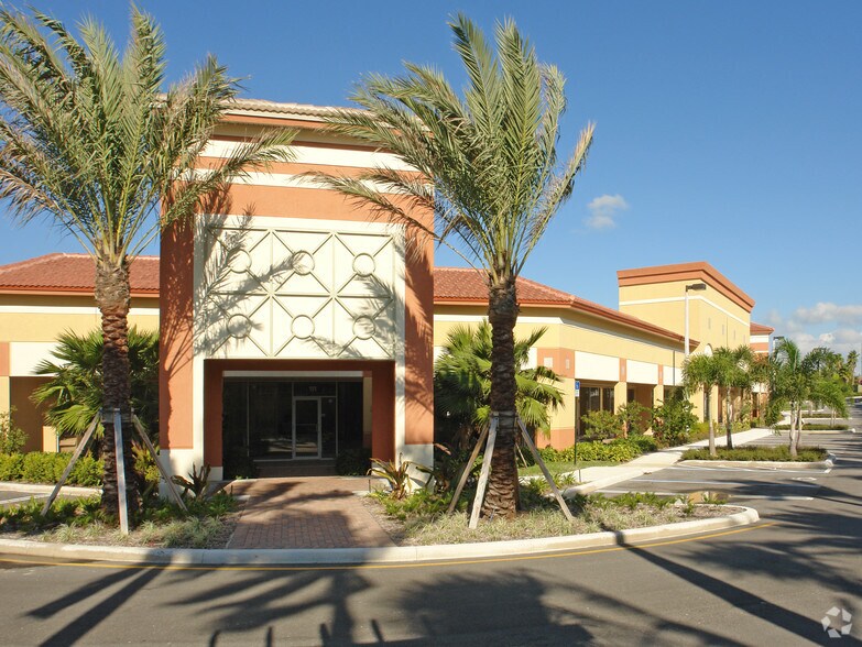 More Photos Of 1000-1080 Gateway Blvd, Boynton Beach Unknown For Lease