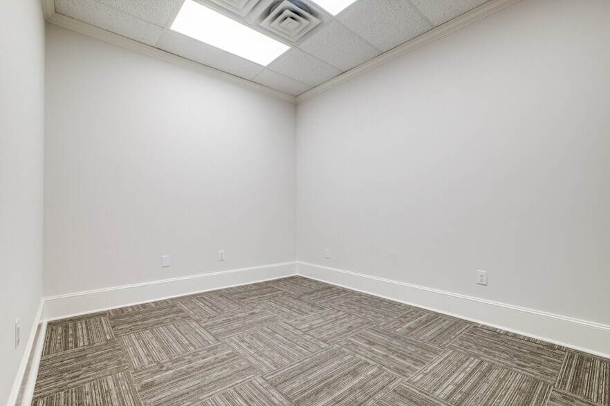 More Photos Of 4779-4781 S Main St, Stafford Office For Lease