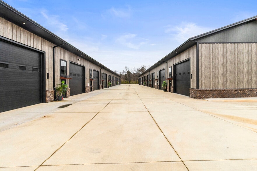 More Photos Of 144 McCrary Rd, Mooresville Flex For Sale