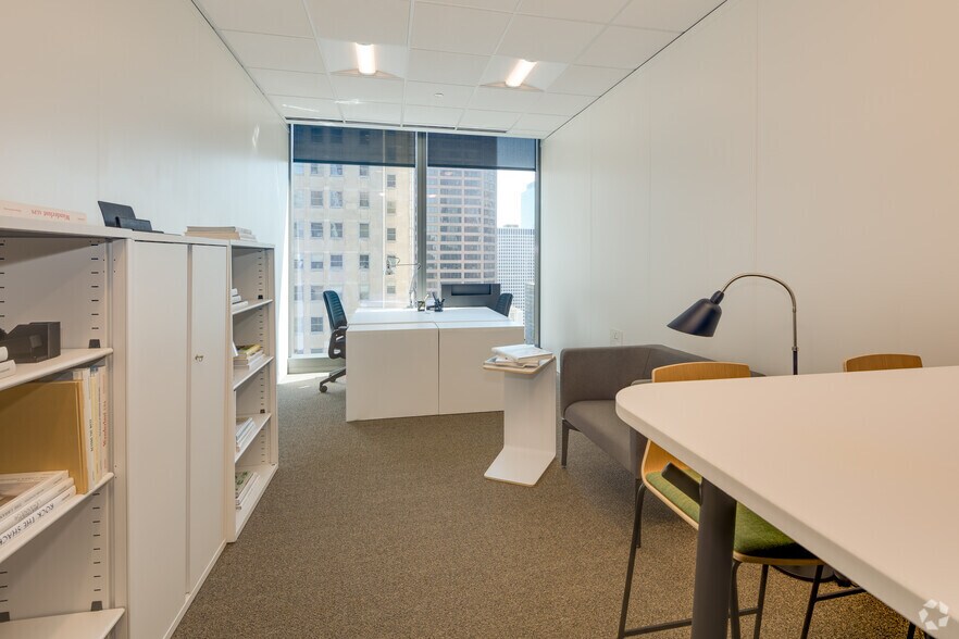 More Photos Of 110 N Wacker Dr, Chicago Coworking Space