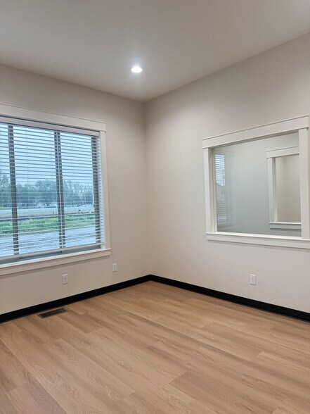 More Photos Of 112 Sugar Avenue, Sugar City Office For Lease